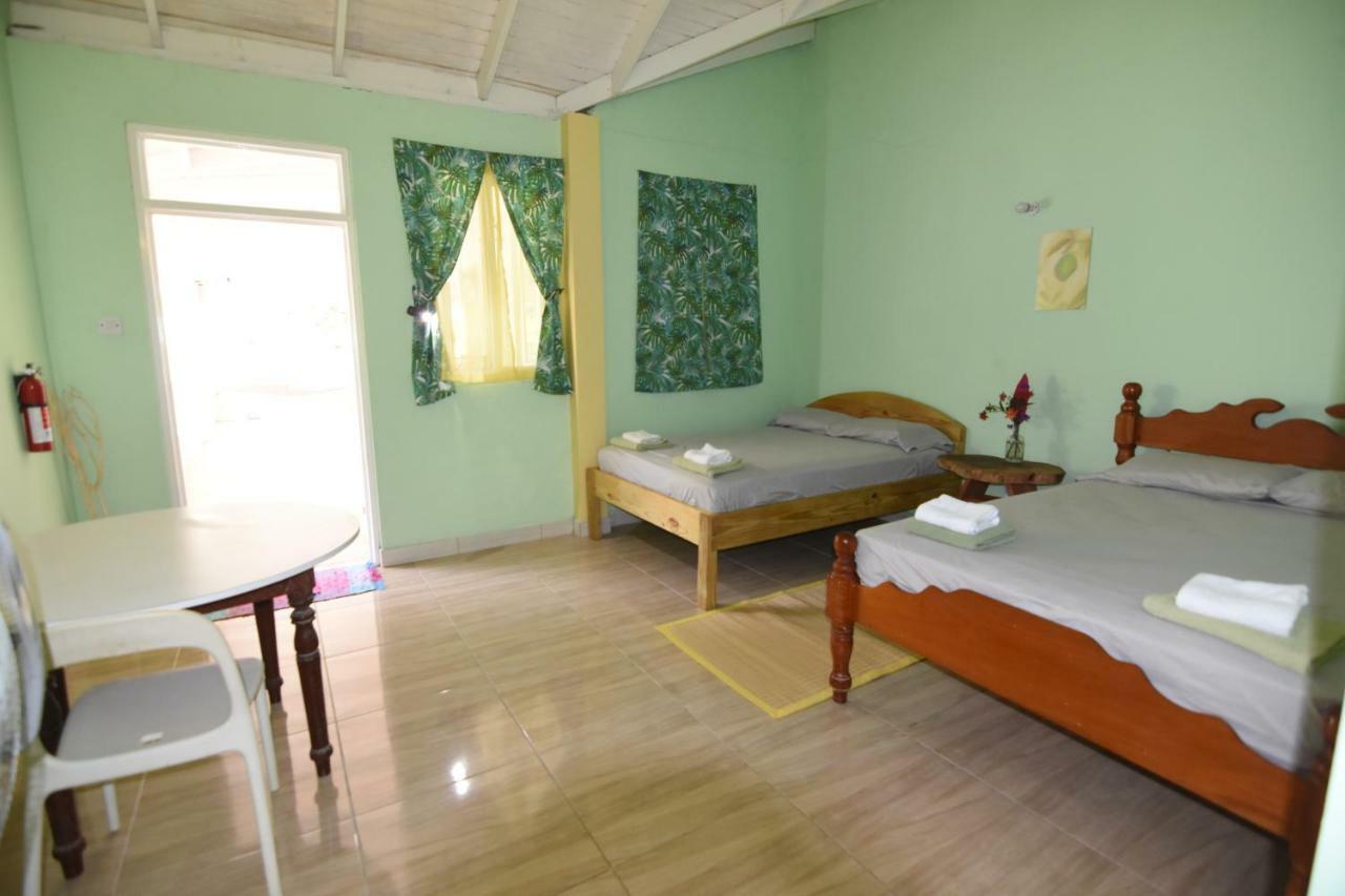 Soufriere Guesthouse Exteriör bild