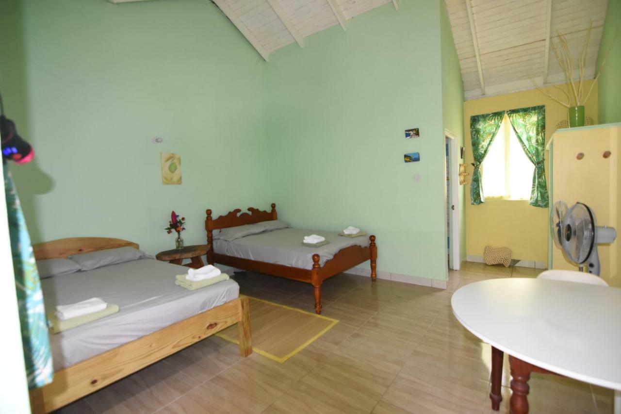 Soufriere Guesthouse Exteriör bild